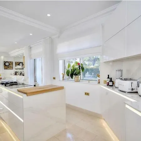 Prázdninový dům Vivenda De Luxo Com Piscina E 3 Quartos Quinta do Lago