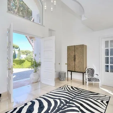 Ferienhaus Vivenda De Luxo Com Piscina E 3 Quartos *